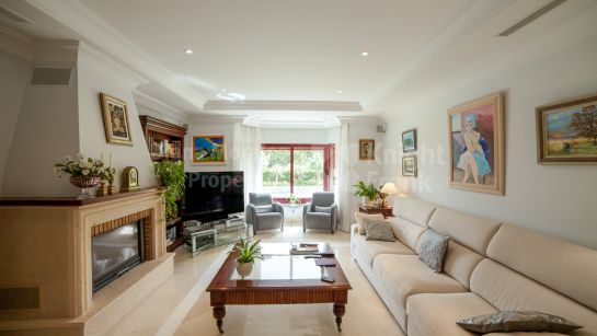 Villa zum Verkauf in Altos Reales, Marbella Goldene Meile