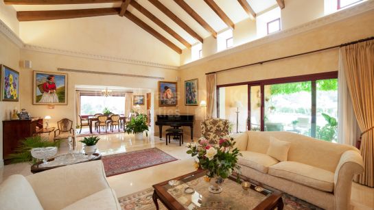 Villa zum Verkauf in Altos Reales, Marbella Goldene Meile