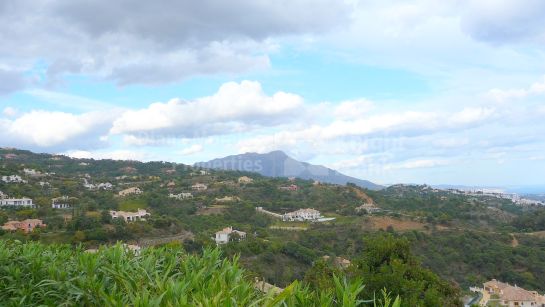 Plot for sale in La Zagaleta, Benahavis