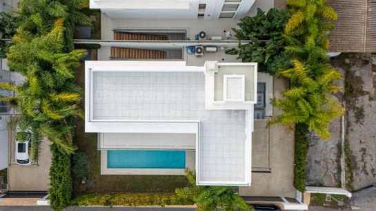 Вилла на продажу в Rio Verde Playa, Золотая Миля