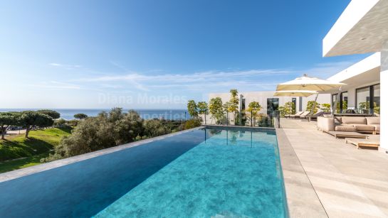 Villa en venta en Cabopino, Marbella Este