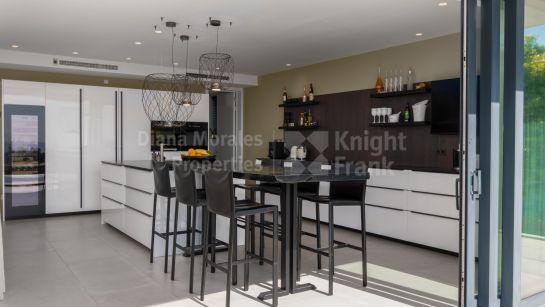 Villa en venta en Cabopino, Marbella Este