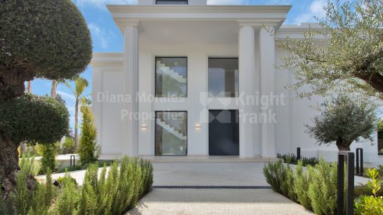 Villa en venta en Las Lomas del Marbella Club, Marbella Milla de Oro