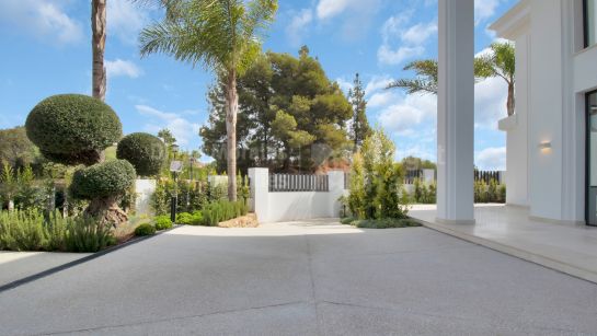 Villa en venta en Las Lomas del Marbella Club, Marbella Milla de Oro