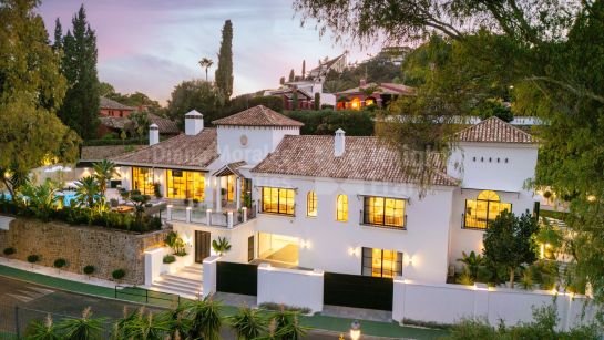 Villa zum Verkauf in El Herrojo, Benahavis