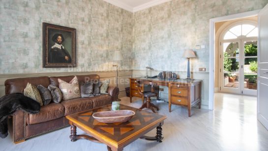 Villa zum Verkauf in Altos Reales, Marbella Goldene Meile