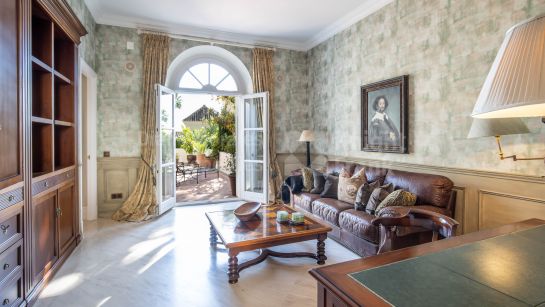 Villa zum Verkauf in Altos Reales, Marbella Goldene Meile