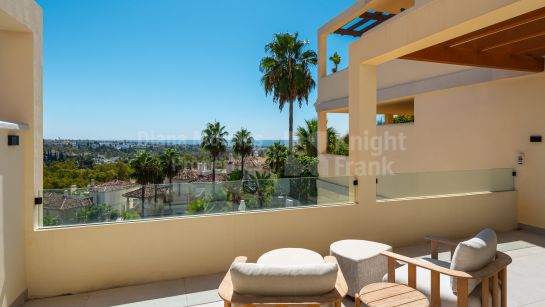 Apartment for sale in Palacetes Los Belvederes, Nueva Andalucia