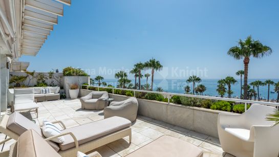 Zweistöckiges Penthouse zum Verkauf in Los Granados, Puerto Banus