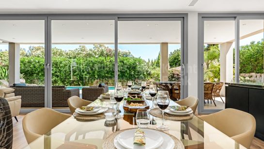 Вилла на продажу в Linda Vista Baja, Сан Педро де Алькантара