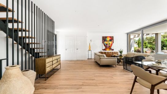 Вилла на продажу в Linda Vista Baja, Сан Педро де Алькантара