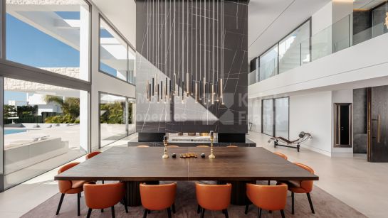 Villa for sale in La Alqueria, Benahavis