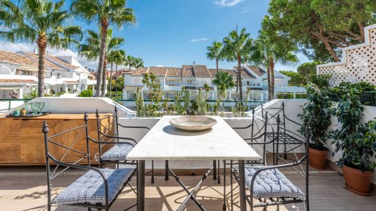 Ático en venta en El Presidente, Estepona Este
