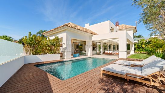 Villa en venta en Linda Vista Baja, San Pedro de Alcantara