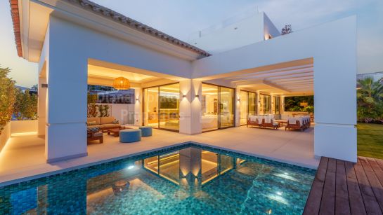 Villa en venta en Linda Vista Baja, San Pedro de Alcantara
