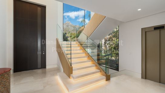 Villa en venta en Marbella Hill Club, Marbella Milla de Oro