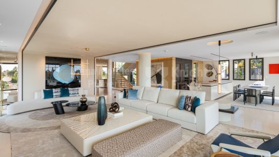 Villa en venta en Marbella Hill Club, Marbella Milla de Oro