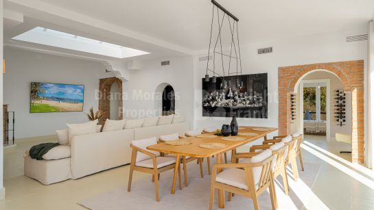 Villa en venta en El Madroñal, Benahavis