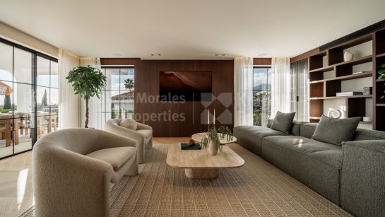 Villa for sale in Las Brisas, Nueva Andalucia