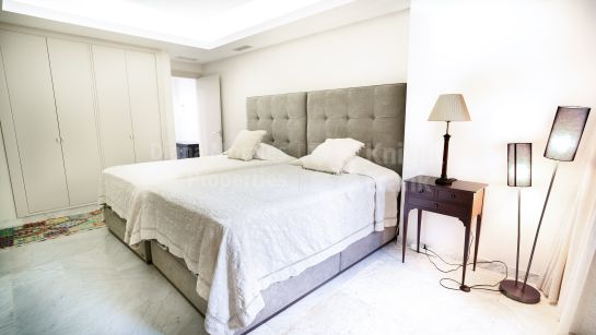 Ground Floor Apartment for sale in Marina Puente Romano, Marbella Golden Mile