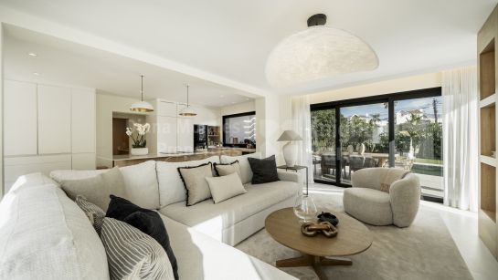 Villa à vendre à Linda Vista Baja, San Pedro de Alcantara
