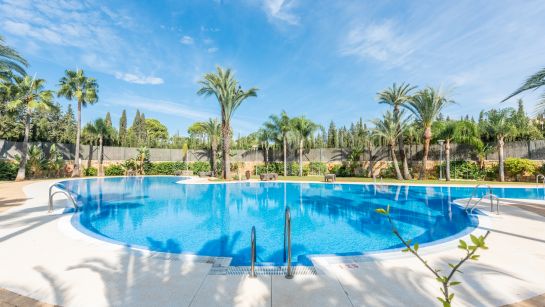 Apartamento Planta Baja en venta en Medina de Banús, Nueva Andalucia