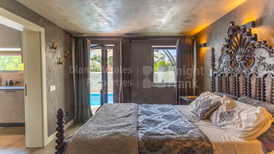 Villa for sale in Paraiso Barronal, Estepona East