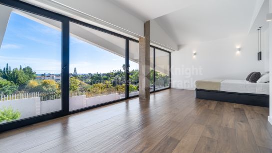 Villa en venta en Bel Air, Estepona Este