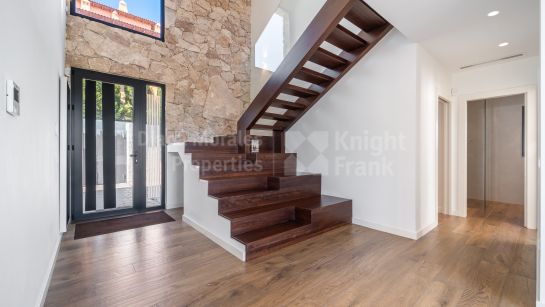 Villa en venta en Bel Air, Estepona Este