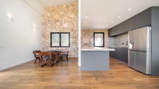 Villa en venta en Bel Air, Estepona Este