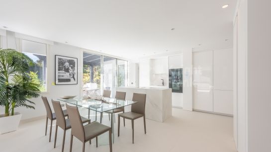 Apartamento en venta en Marina Puente Romano, Marbella Milla de Oro