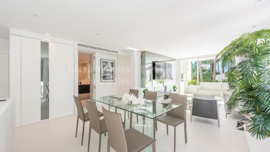 Apartamento en venta en Marina Puente Romano, Marbella Milla de Oro
