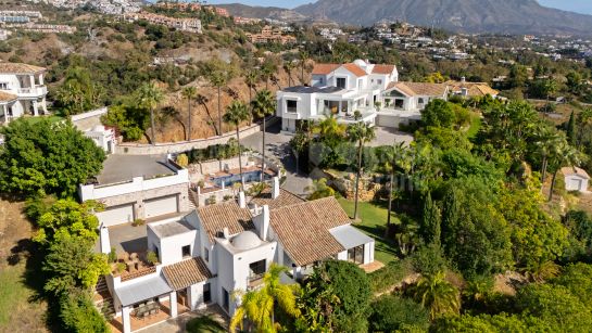 Villa en venta en Puerto del Almendro, Benahavis