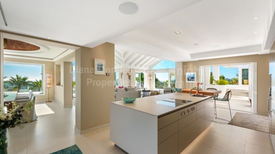 Villa en venta en Puerto del Almendro, Benahavis