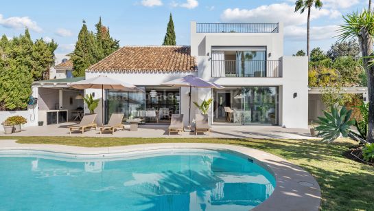 Вилла на продажу в Los Naranjos Golf, Новая Андалусия
