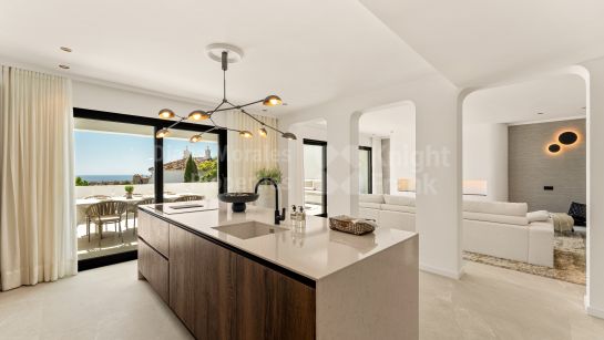 Пентхаус дуплекс на продажу в Las Colinas de Marbella, Бенахавис