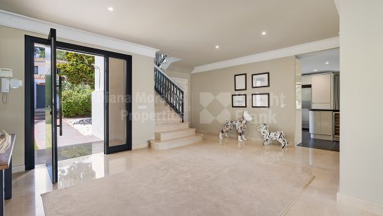 Villa en venta en Las Brisas, Nueva Andalucia