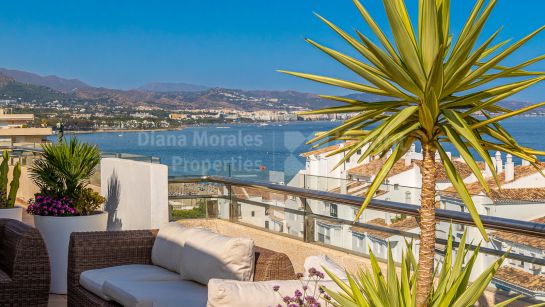 Penthaus zum Verkauf in Puerto Banus, Marbella