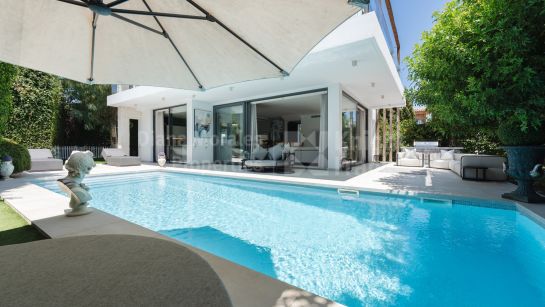 Villa en venta en Arboleda, Estepona Este