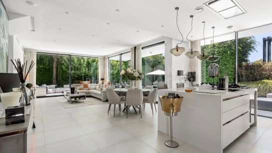 Villa en venta en Arboleda, Estepona Este