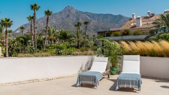 Zweistöckiges Penthouse zum Verkauf in Lomas del Rey, Marbella Goldene Meile