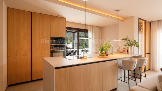 Zweistöckiges Penthouse zum Verkauf in Lomas del Rey, Marbella Goldene Meile