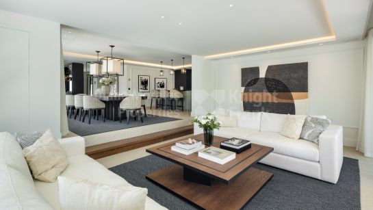 Villa en venta en Los Naranjos Golf, Nueva Andalucia