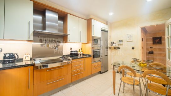 Apartamento Planta Baja en venta en Lagos de Sierra Blanca, Marbella Milla de Oro
