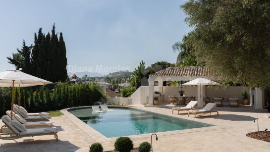 Villa for sale in Haza del Conde, Nueva Andalucia
