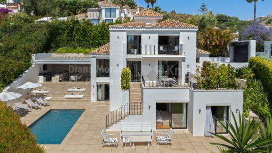 Villa for sale in Los Naranjos Hill Club, Nueva Andalucia