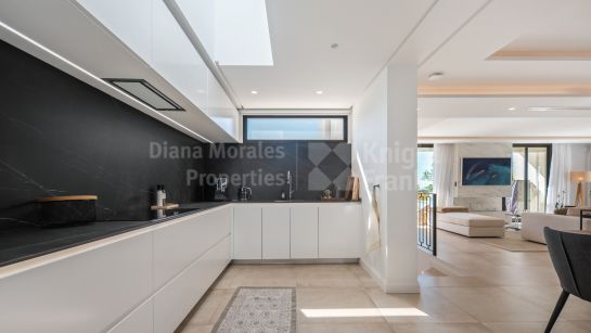 Villa for sale in Los Naranjos Hill Club, Nueva Andalucia