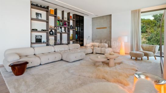 Villa en venta en El Herrojo, Benahavis