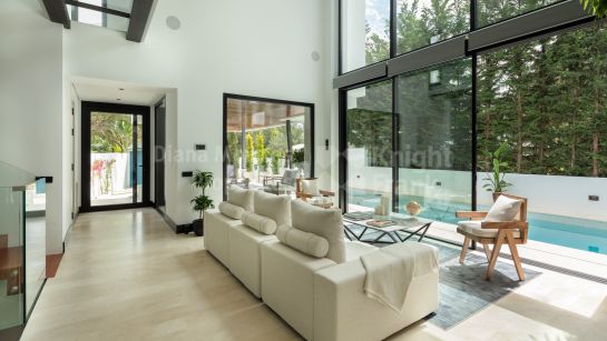 Villa en venta en Casablanca, Marbella Milla de Oro