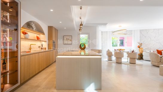 Atico Duplex en venta en Torre Bermeja, Estepona Este